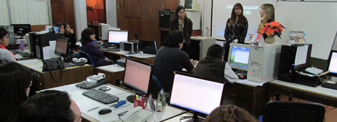 Vecinos registrados en la Oficina de Empleo pueden aprender Informática y Reparación de PC